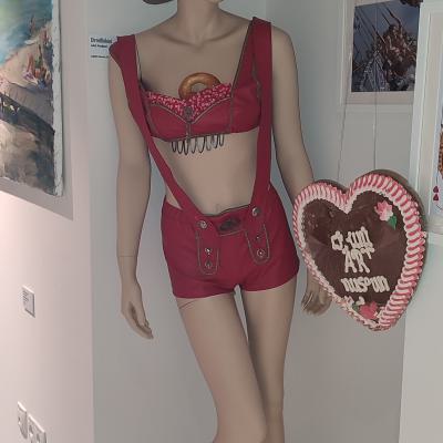 Bikini Museum 28